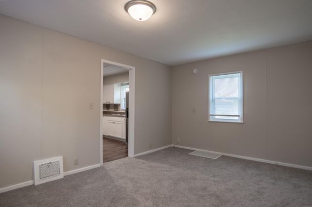 608 7th Avenue S, Hopkins, MN 55343