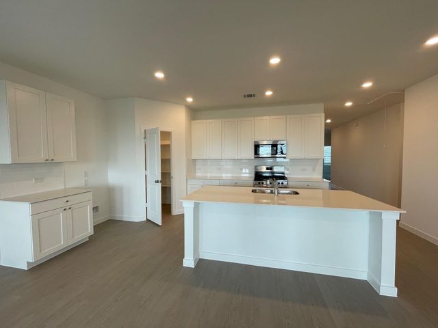 441 Sormonne LOOP, Kyle, TX 78640