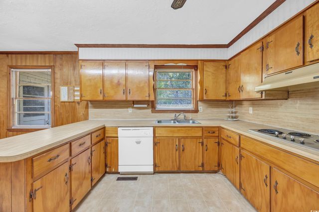 40 W Balsam St., Andrews, SC 29510