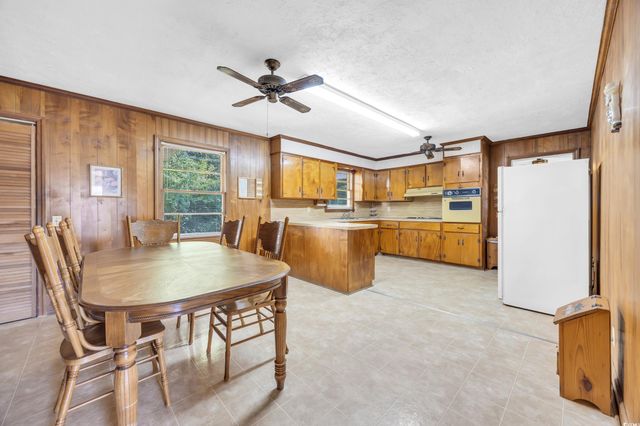 40 W Balsam St., Andrews, SC 29510