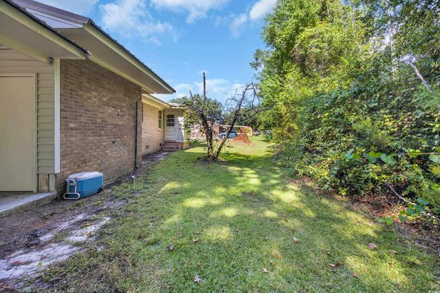 40 W Balsam St., Andrews, SC 29510