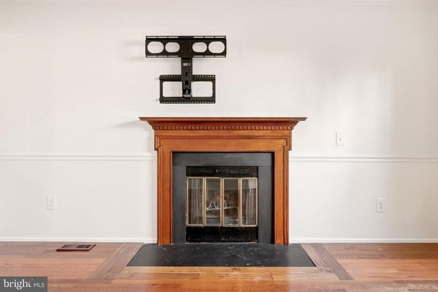 5986 POWELLS LANDING RD, Burke, VA 22015