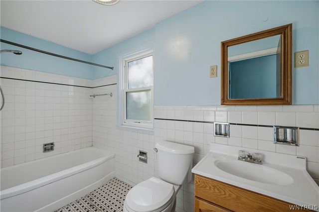 105 Burke Drive, Buffalo, NY 14215