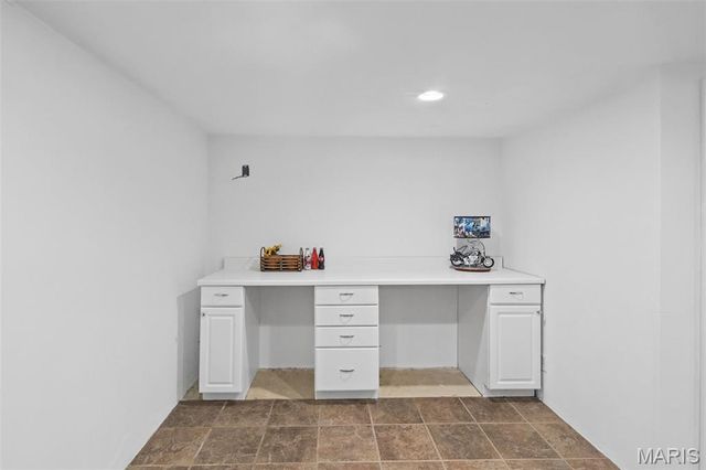 23 Buckingham Road, Belleville, IL 62226