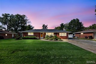 23 Buckingham Road, Belleville, IL 62226