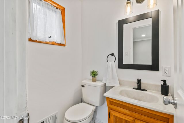 16 Venus Road, South Amboy, NJ 08879