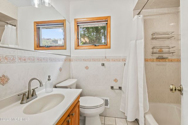 16 Venus Road, South Amboy, NJ 08879