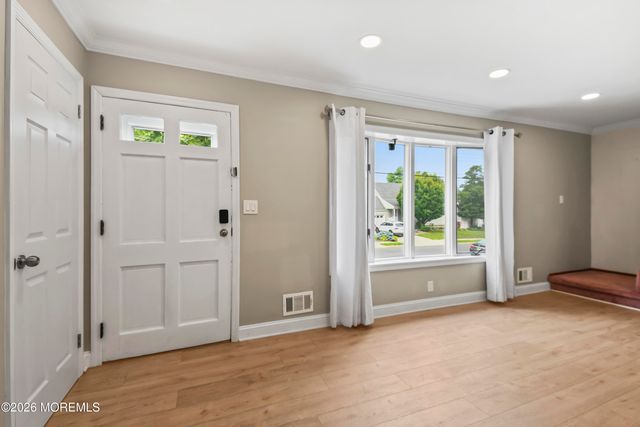 16 Venus Road, South Amboy, NJ 08879