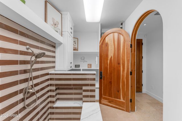 4937 E ROCKRIDGE Road, Phoenix, AZ 85018