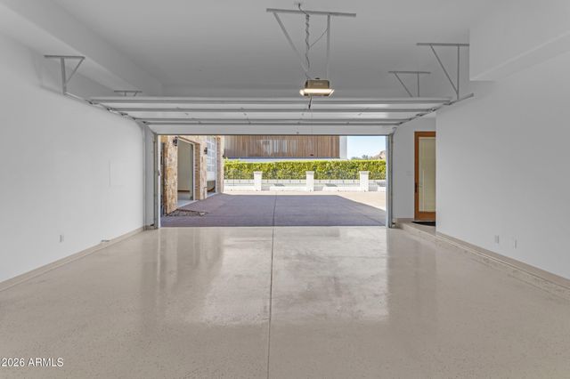 4937 E ROCKRIDGE Road, Phoenix, AZ 85018