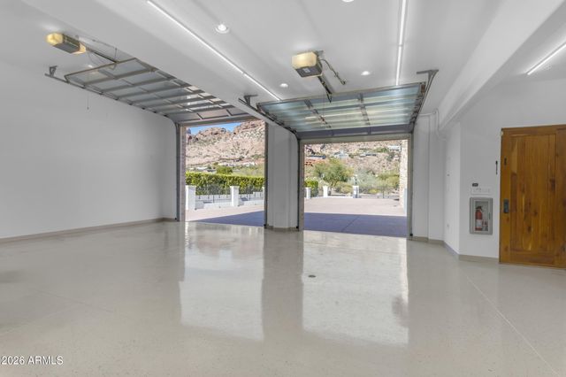 4937 E ROCKRIDGE Road, Phoenix, AZ 85018