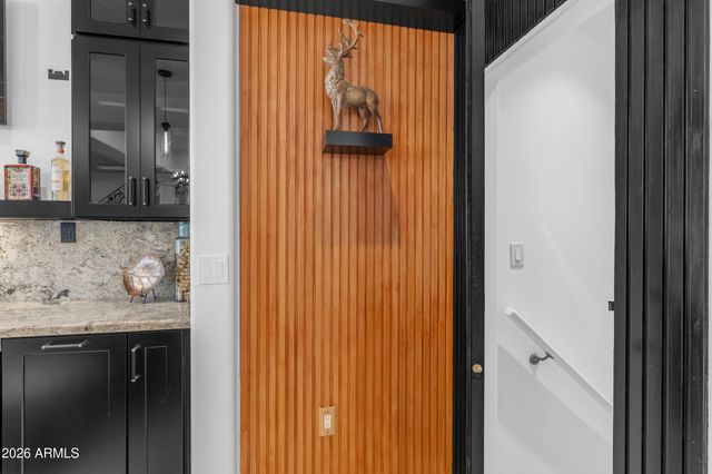 4937 E ROCKRIDGE Road, Phoenix, AZ 85018