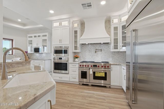 4937 E ROCKRIDGE Road, Phoenix, AZ 85018