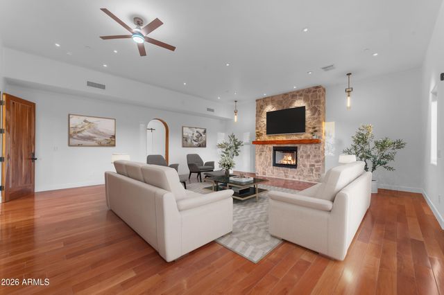 4937 E ROCKRIDGE Road, Phoenix, AZ 85018