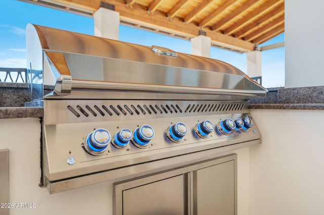 4937 E ROCKRIDGE Road, Phoenix, AZ 85018