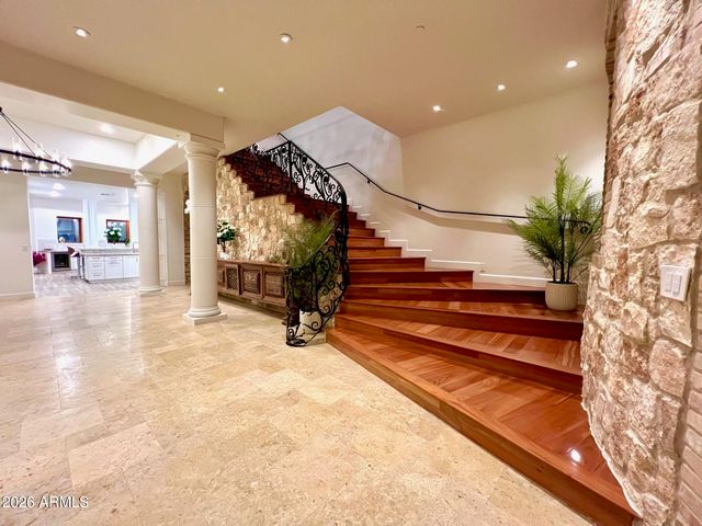 4937 E ROCKRIDGE Road, Phoenix, AZ 85018