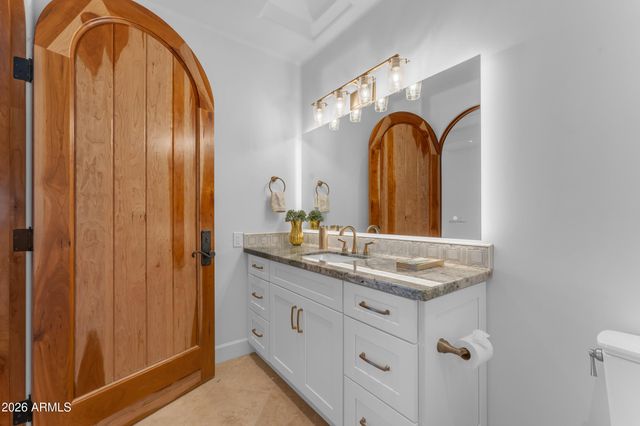 4937 E ROCKRIDGE Road, Phoenix, AZ 85018