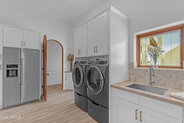 4937 E ROCKRIDGE Road, Phoenix, AZ 85018