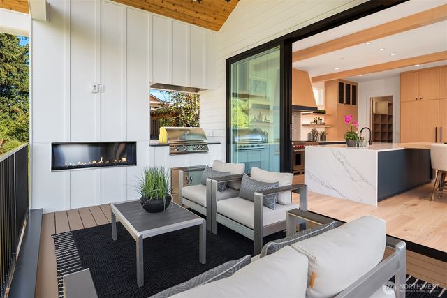 9812 NE 31st Street, Bellevue, WA 98004