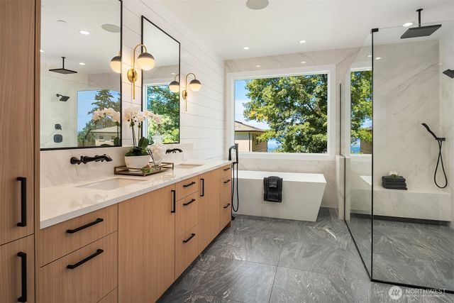 9812 NE 31st Street, Bellevue, WA 98004