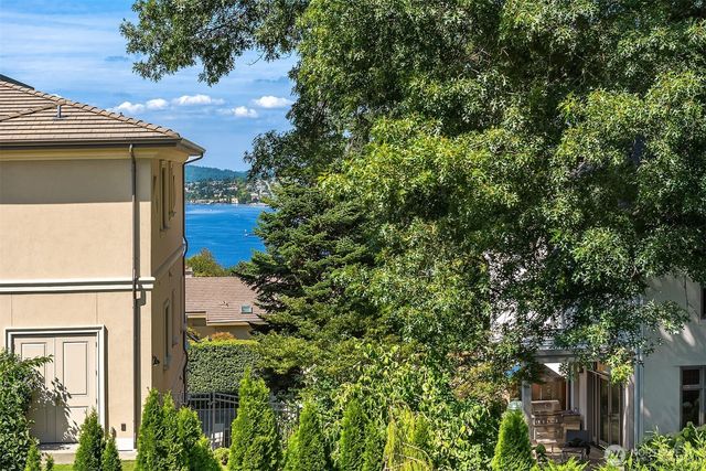 9812 NE 31st Street, Bellevue, WA 98004