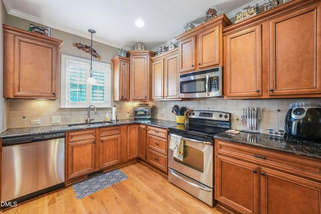 94 Hill Row Lane, Clayton, NC 27527