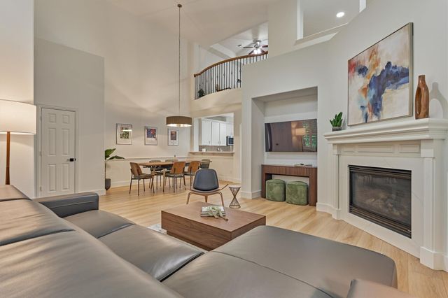 27 Medley Lane, The Woodlands, TX 77382