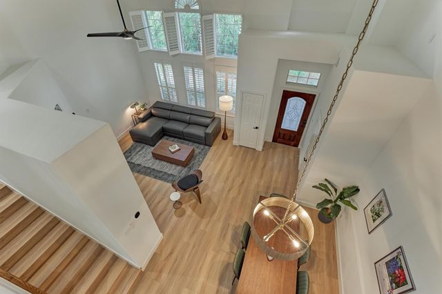 27 Medley Lane, The Woodlands, TX 77382