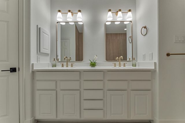 27 Medley Lane, The Woodlands, TX 77382