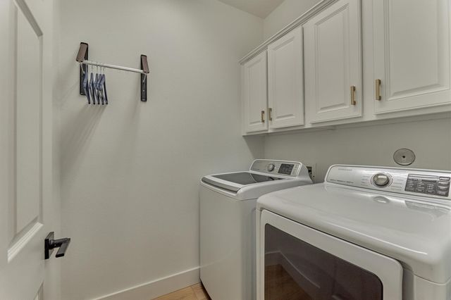 27 Medley Lane, The Woodlands, TX 77382