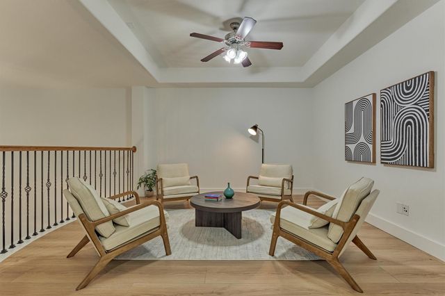 27 Medley Lane, The Woodlands, TX 77382