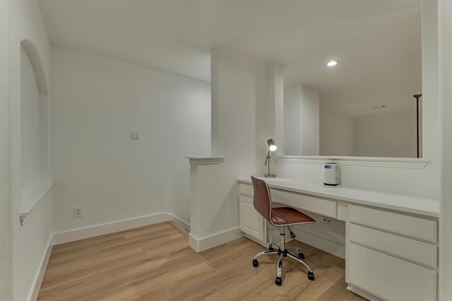 27 Medley Lane, The Woodlands, TX 77382