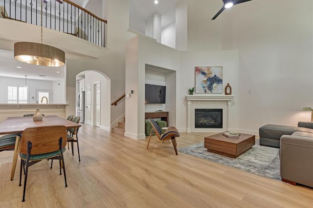 27 Medley Lane, The Woodlands, TX 77382