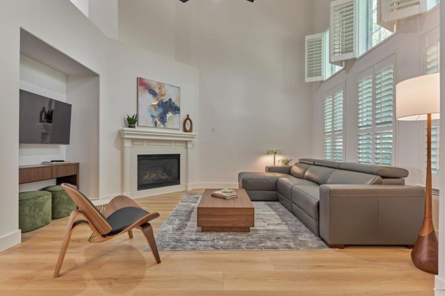 27 Medley Lane, The Woodlands, TX 77382