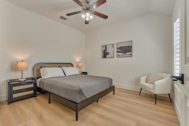 27 Medley Lane, The Woodlands, TX 77382
