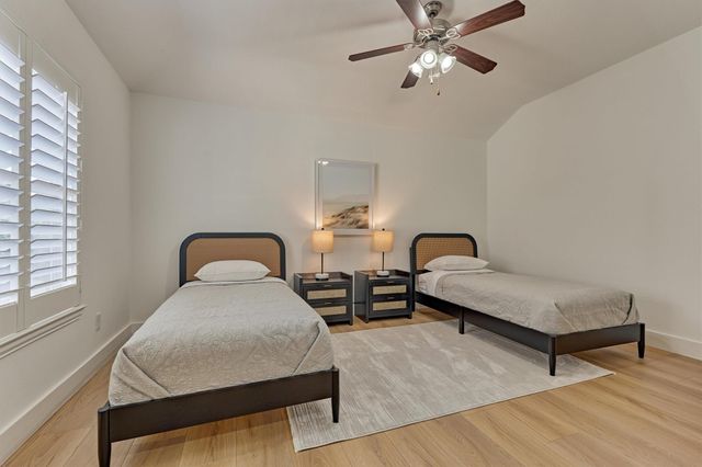 27 Medley Lane, The Woodlands, TX 77382
