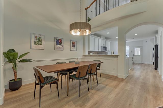 27 Medley Lane, The Woodlands, TX 77382