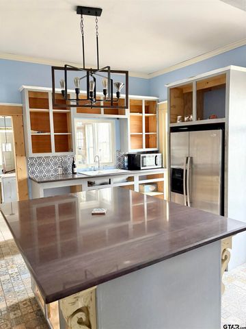 214 N TEXAS, Pittsburg, TX 75686