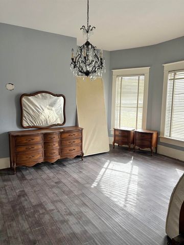 214 N TEXAS, Pittsburg, TX 75686