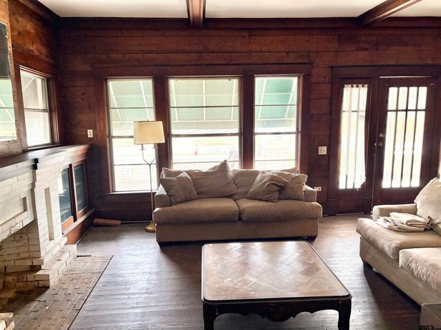 214 N TEXAS, Pittsburg, TX 75686