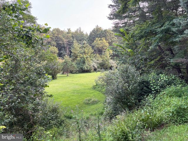 937 WILDLIFE DR, Lost City, WV 26810