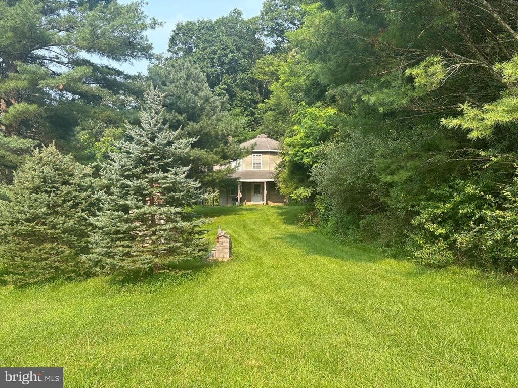 937 WILDLIFE DR, Lost City, WV 26810
