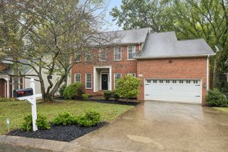 661 Magnolia Ln, Nashville, TN 37211