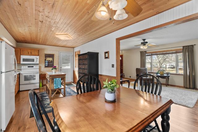 950 Blackoaks Lane, Anoka, MN 55303