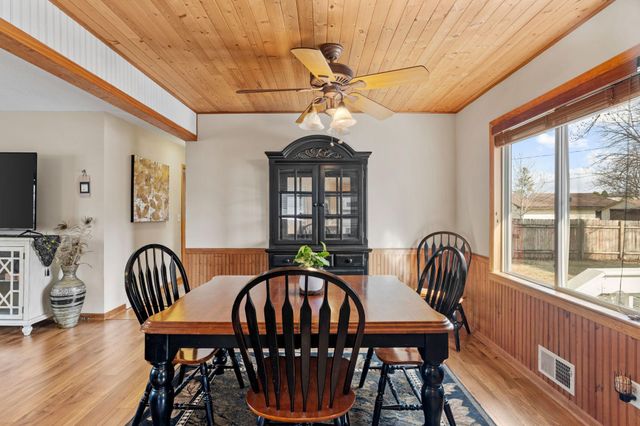 950 Blackoaks Lane, Anoka, MN 55303