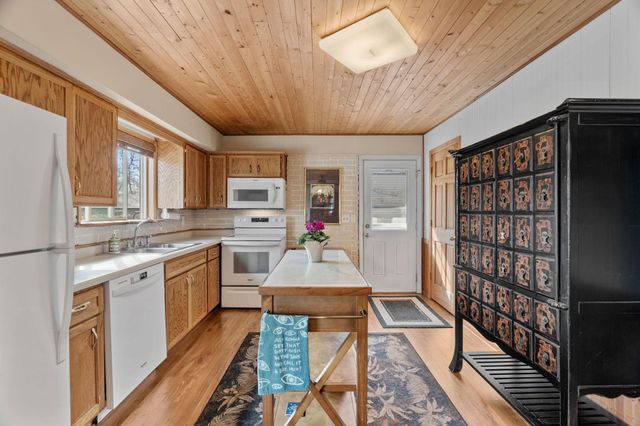 950 Blackoaks Lane, Anoka, MN 55303