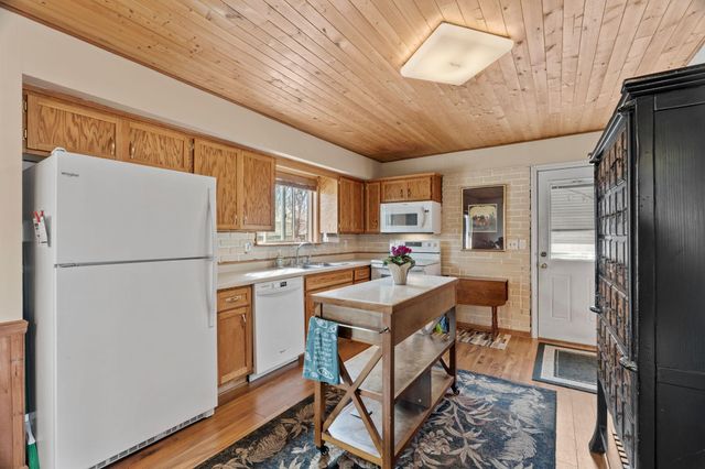 950 Blackoaks Lane, Anoka, MN 55303