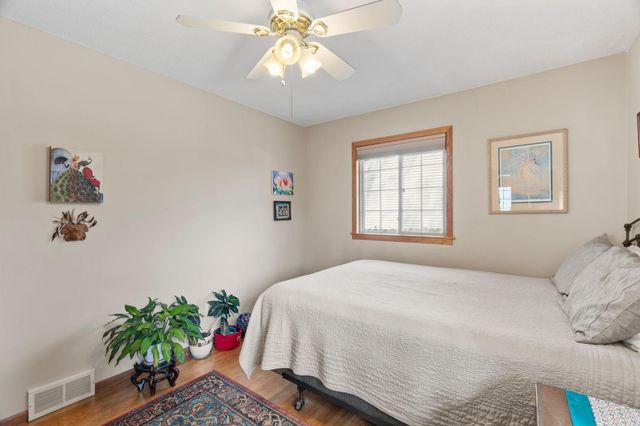 950 Blackoaks Lane, Anoka, MN 55303