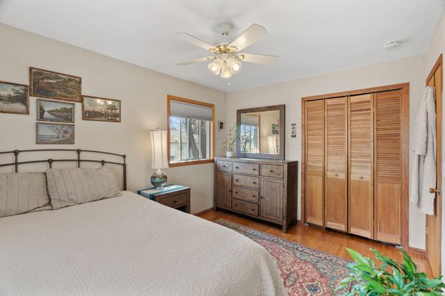 950 Blackoaks Lane, Anoka, MN 55303