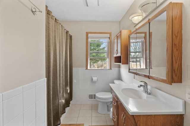 950 Blackoaks Lane, Anoka, MN 55303